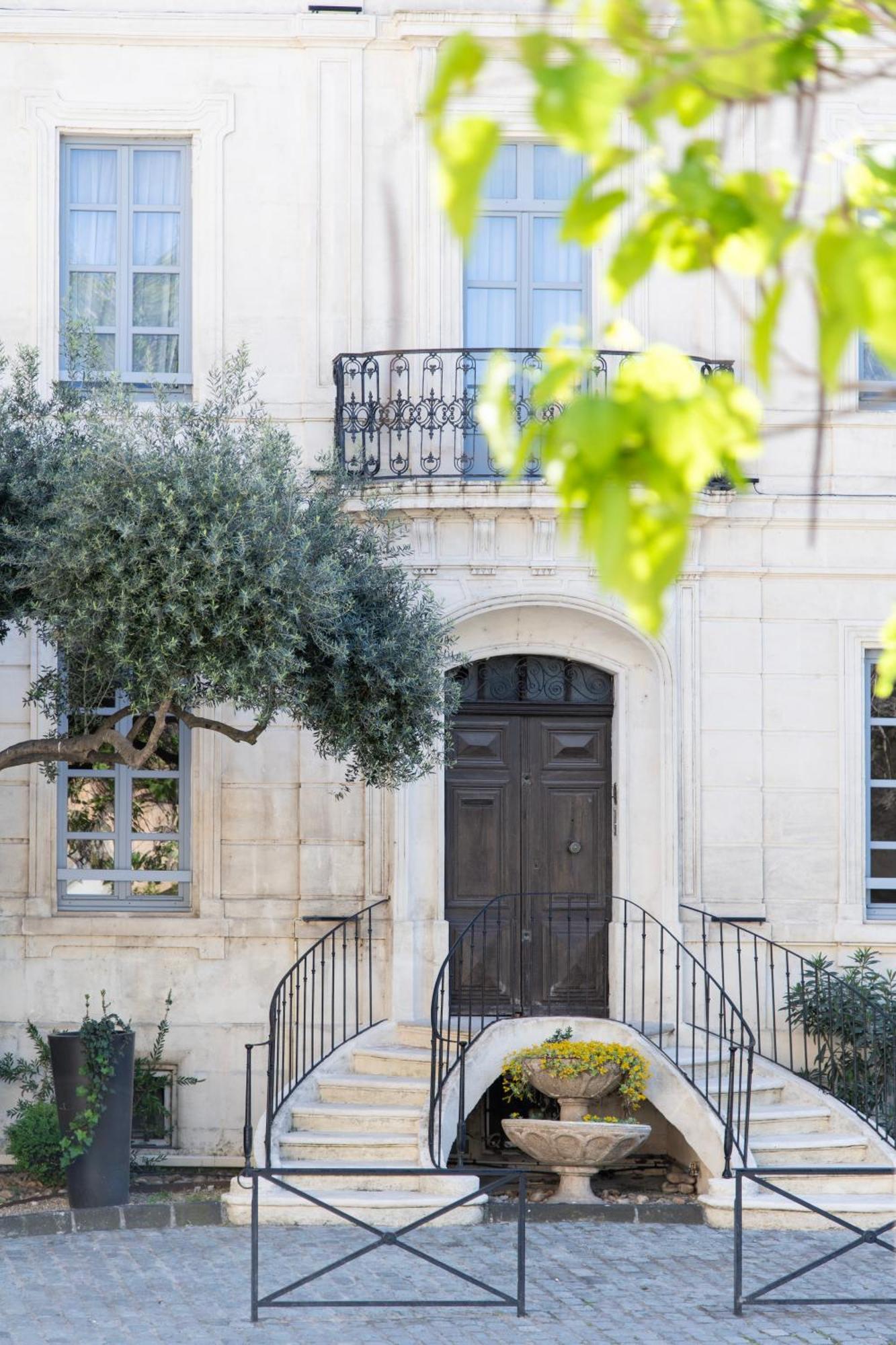 Hotel Atrium Arles Centre Buitenkant foto